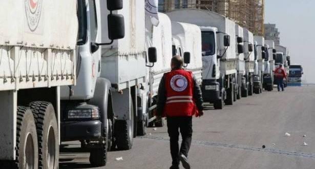 35 شاحنة إغاثية تدخل منطقة الحولة بريف حمص وجرحى في قصف على تلبيسة