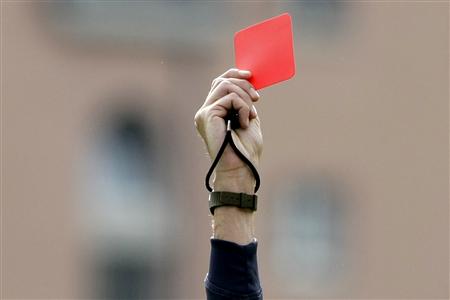 الحكم يطرد لاعب كرة قدم “لإطلاقه ريحاً” خلال المباراة