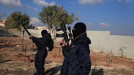 القامشلي: تنظيم مسلح يتوعد “المفسدين في الإدارة الذاتية والخونة في الوطني الكردي”