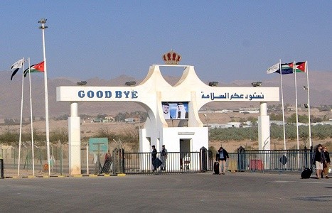 وجهاء درعا يناشدون السلطات الأردنية لفتح معبر تل شهاب أمام الجرحى