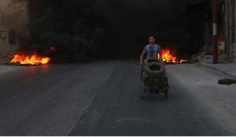إطارات السيارات: من لعب للأطفال إلى “الحظر الجوي” منخفض الثمن