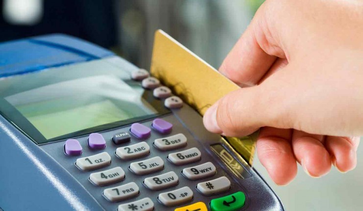 بطاقات الكترونية لتوزيع المحروقات والمواد التموينية للعائلات السورية