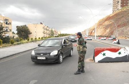 حاجز “الحرس الجمهوري” يفرض أتاوات على سيارات الخضار الداخلة إلى ريف دمشق