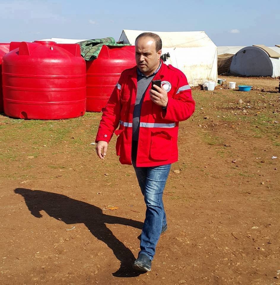 مقتل رئيس فرع الهلال الأحمر جراء قصف النظام لشاحنات الإغاثة في حلب