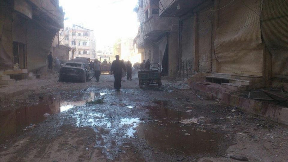 مقتل 18 مدنياً في الغوطة الشرقية.. ومظاهرات في جمعة “بوتين مجرم حرب “
