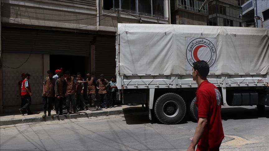 قوات النظام تعيق دخول قافلة المساعدات إلى مدينة دوما بريف دمشق
