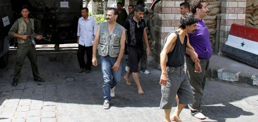 الإفراج عن حوالي 170 معتقلاً من سجون النظام مقابل جثث خمس طيارين روس
