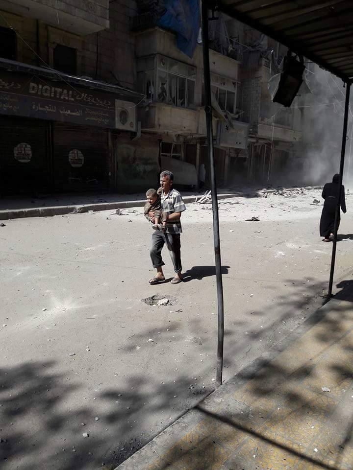 عشرات الضحايا بقصف جوّي على أحياء حلب المحاصرة