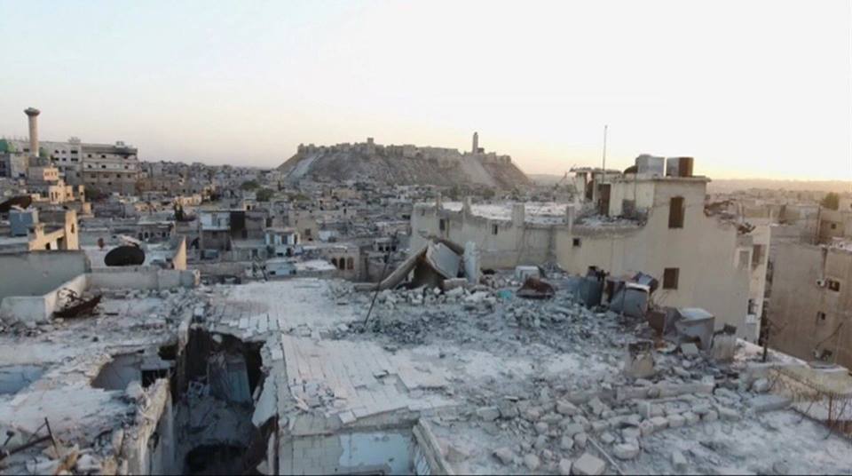 بعد شهر من القصف المكثف: هدوء في حلب عقب إعلان روسيا وقف الغارات