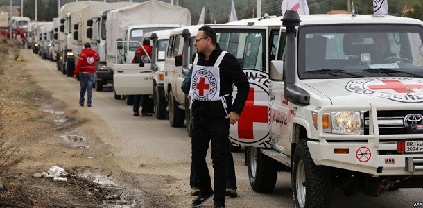 دخول قافلة مساعدات أممية إلى مدينة حرستا بريف دمشق