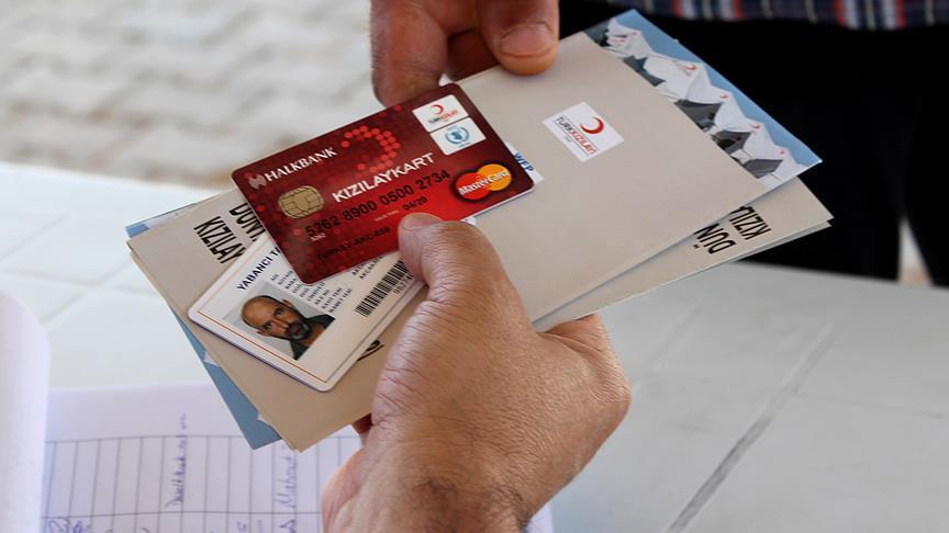 الحكومة التركية تحدد مراكز الحصول على بطاقة المساعدات المالية للسوريين