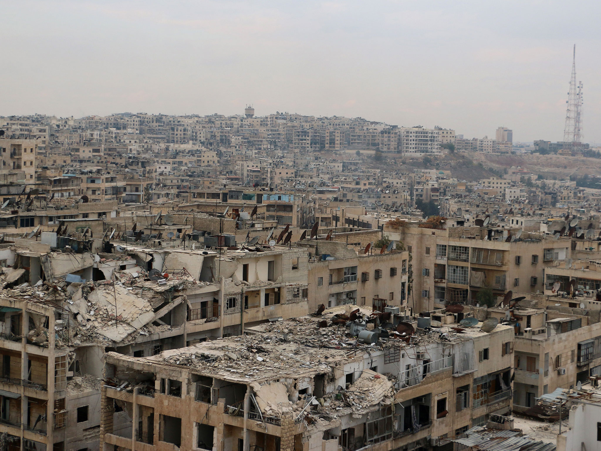 هل كل ما نستطيع فعله هو استنكار ما يحدث في حلب؟