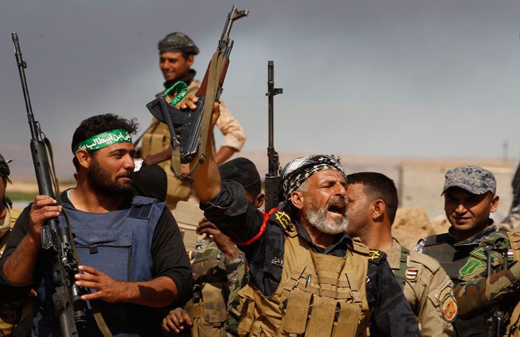 الحشد الشعبي يستعد لقطع طريق داعش إلى سوريا.. ومخاوف من انتهاكات محتملة