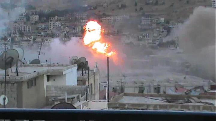 عشرة قتلى من عائلة واحدة بقصف لطيران النظام على نصيب في ريف درعا