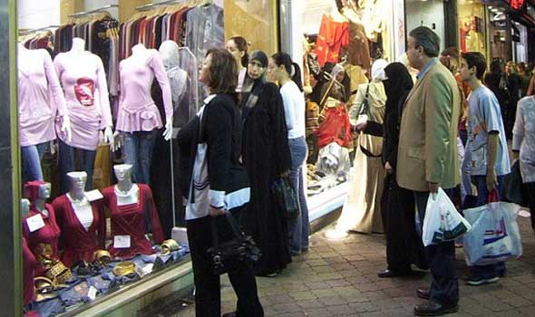 ركود يرافقه ارتفاع في أسعار الملابس الشتوية: الكنزة بـ 10 آلاف ليرة والحذاء بـ 7 آلاف