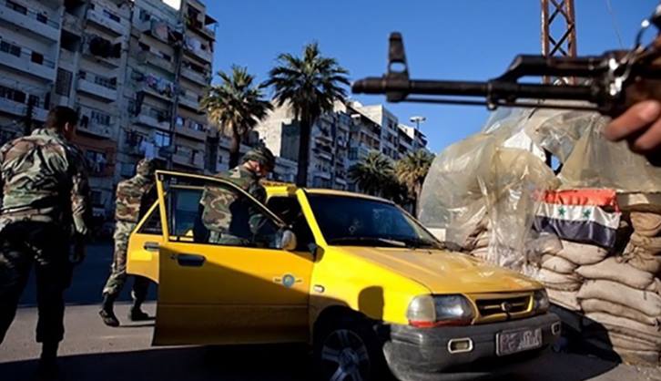 بعد حصارها 20 يوماً… قوات النظام تفتح الطرق لدخول المواد الغذائية والطبية لمدينة الصنمين