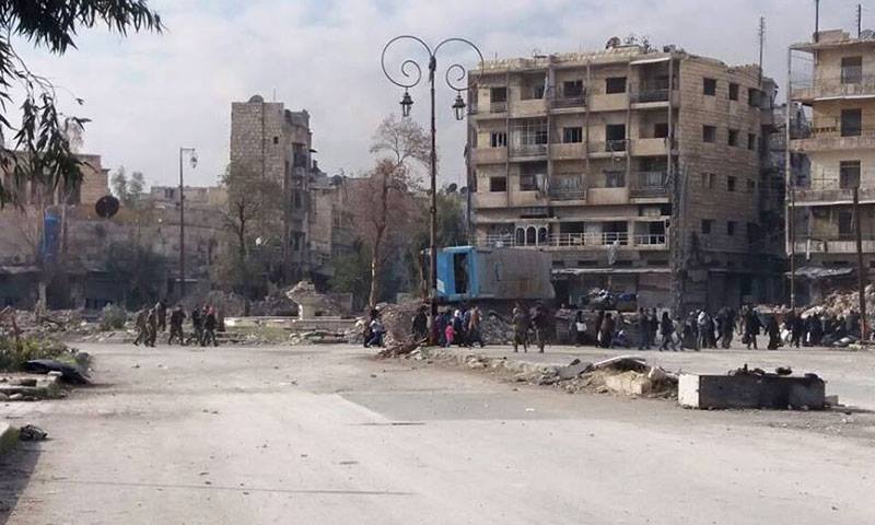 حوالي 10 آلاف مدني يغادرون الأحياء المحاصرة في حلب إلى مناطق النظام