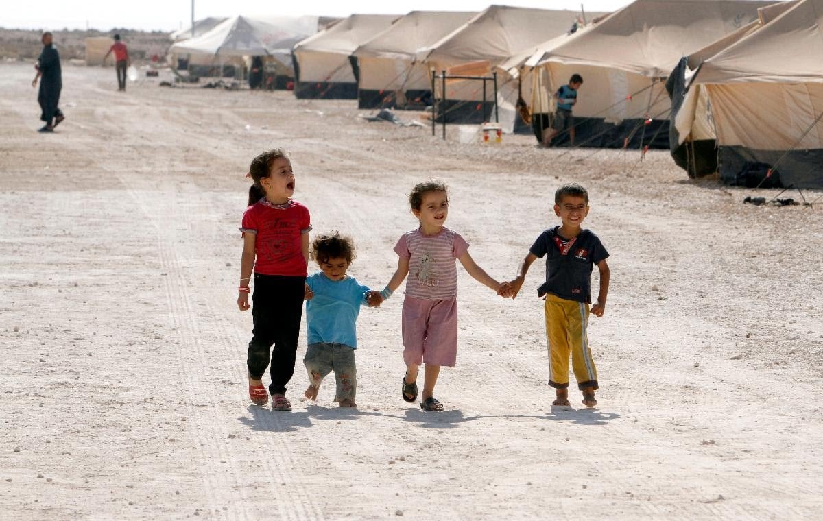 رداء سبايدر مان ومضرب تنس هو كل ما تمكن أطفال سوريا من اصطحابه قبل الرحيل