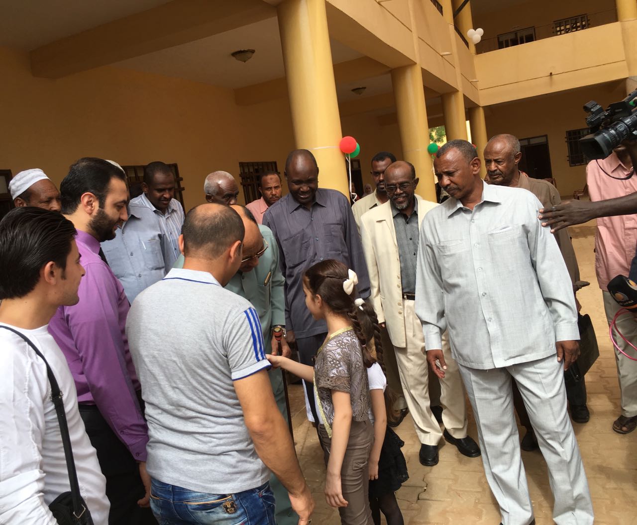 السوريون في السودان بين مطرقة انعدام فرص العمل وسندان الهروب إلى مصر
