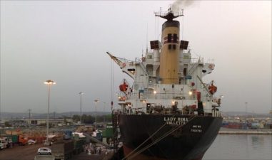 إغلاق ميناء طرطوس وبانياس لسوء الأحوال الجوية