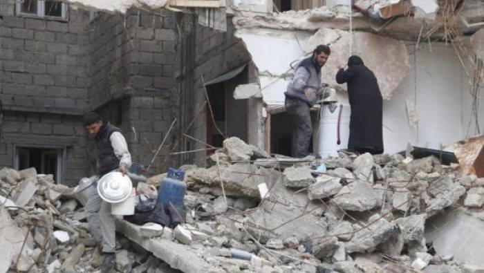 مقتل 13 مدنياً بقصف جوي في ريف حلب الشرقي.. والنظام يشن حملة عسكرية جنوب الباب