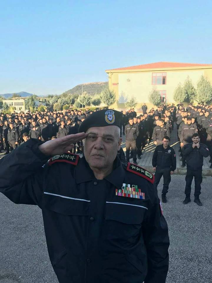 انتقادات لعميد الشرطة الحرة في جرابلس بعد هتافه لأردوغان … وناشطون يطالبون بإقالته