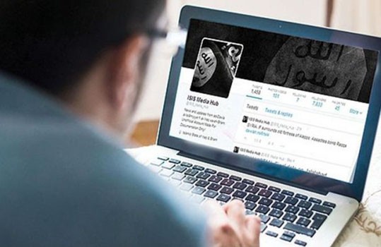 داعش يمنع عناصره من استخدام فيسبوك وتويتر