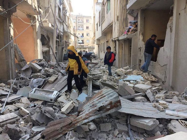 حمص: ضحايا بانفجار عبوة ناسفة في حي الزهراء.. وتجدد القصف على حي الوعر