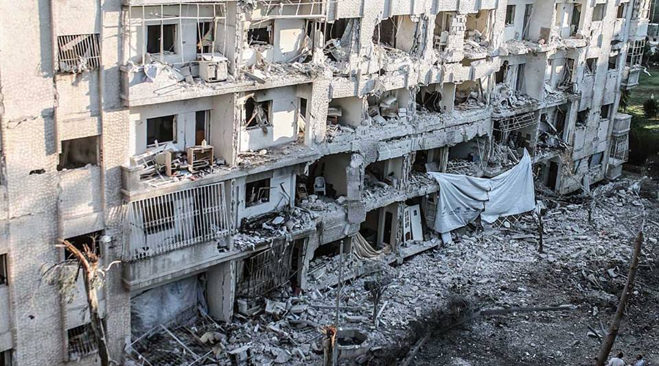 حمص: تجدد القصف على الوعر يزيد أعداد الضحايا.. والكوادر الطبية تطلق نداء استغاثة