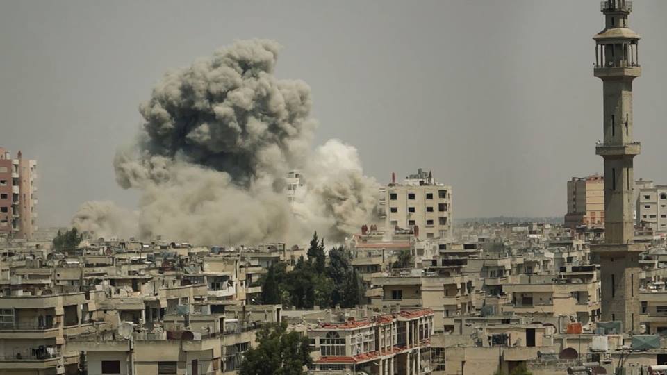 38 قتيلاً وجريحاً بقصف جوي على حي الوعر في حمص