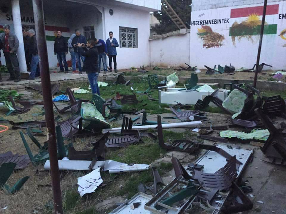 في مناطق الإدارة الذاتية: حرق وتحطيم لمكاتب الوطني الكردي.. وطعن لمحتفلين بيوم المرأة