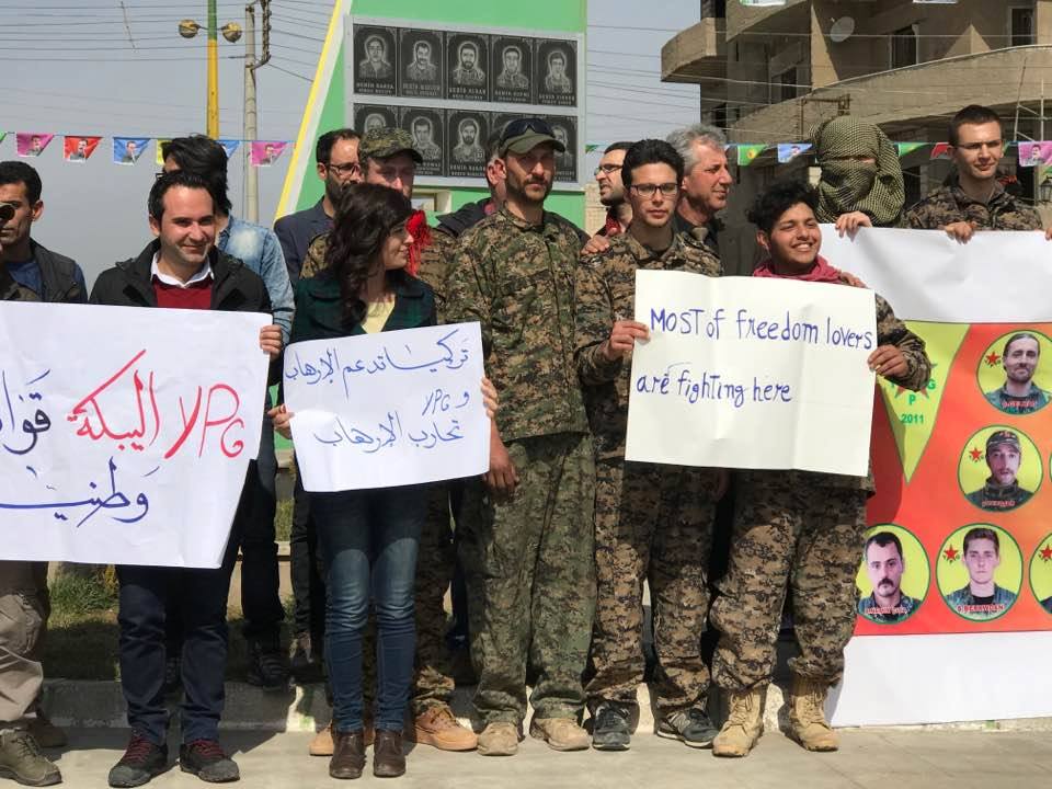 مثقفون ومقاتلون أجانب يرفضون إدراج وحدات حماية الشعب على قوائم الإرهاب