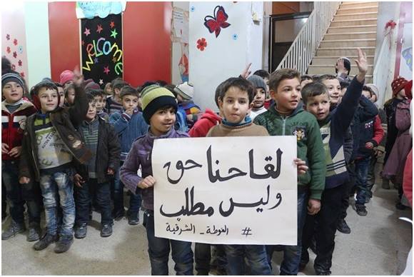 100 طفل بين الحياة والموت في الغوطة الشرقية بسبب انتشار الحصبة