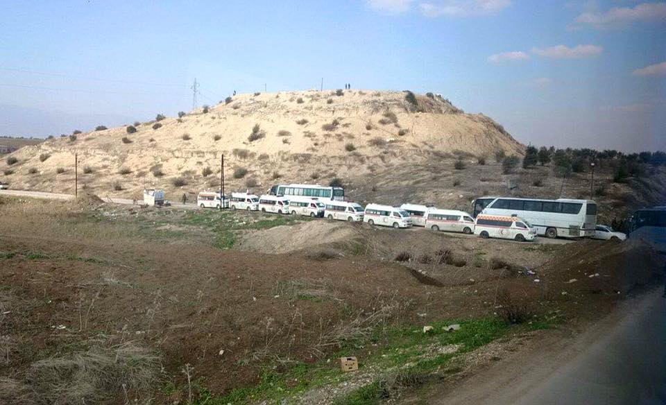 بعد التأجيل أكثر من مرة: خروج أول دفعة من أهالي مضايا باتجاه الشمال