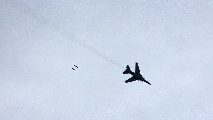 درعا: الطيران الروسي يقصف موقعين للنظام “عن طريق الخطأ”.. أحدهما بالعنقودي