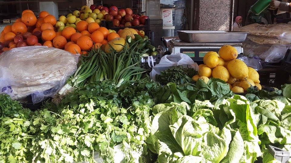 في الغوطة الشرقية.. ارتفاع متجدد في الأسعار .. والتجار يحتكرون المواد