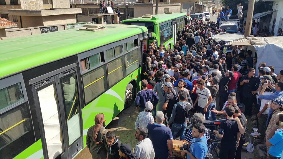 خروج الدفعة الثالثة من سكان الوعر بحمص باتجاه إدلب