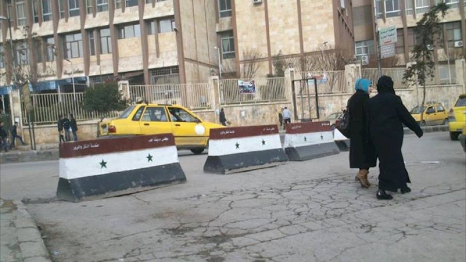 تزامناً مع المواجهات في ريف حماة.. تشديد أمني واعتقالات داخل المدينة