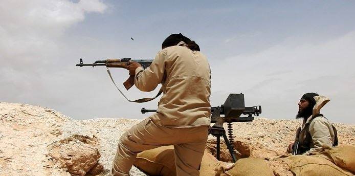 داعش يفجر مفخخة قرب مطار التيفور.. ويحاول استعادة مواقع في محيط تدمر
