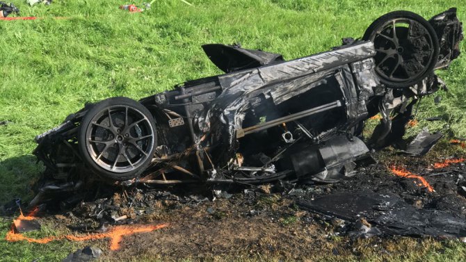 نجاة مذيع برنامج Top gear من حادث مروّع