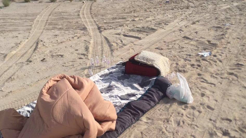 البلدان يرفضانه.. قصة رجل عالق على الحدود القطرية السعودية منذ أسبوعين