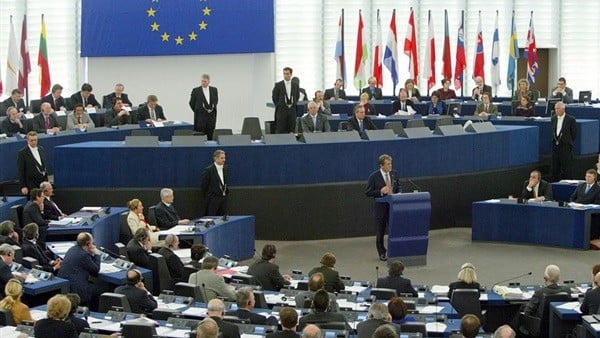 عقوبات أوروبية على علماء وعسكريين سوريين لتورطهم بهجوم خان شيخون
