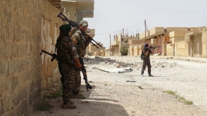 عناصر داعش “سيقاتلون حتى الموت” في الرقة: توقعات باستمرار المعارك شهرين آخرين