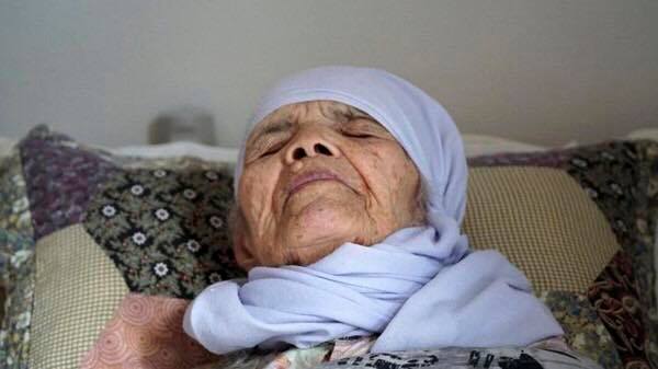 أفغانية عمرها 106 سنوات تحصل على حق اللجوء في السويد