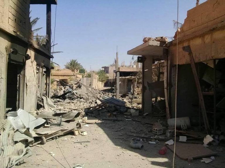 دير الزور: أكثر من 30 قتيلاً بغارات التحالف وروسيا.. وقوات النظام تسيطر على كامل المدينة