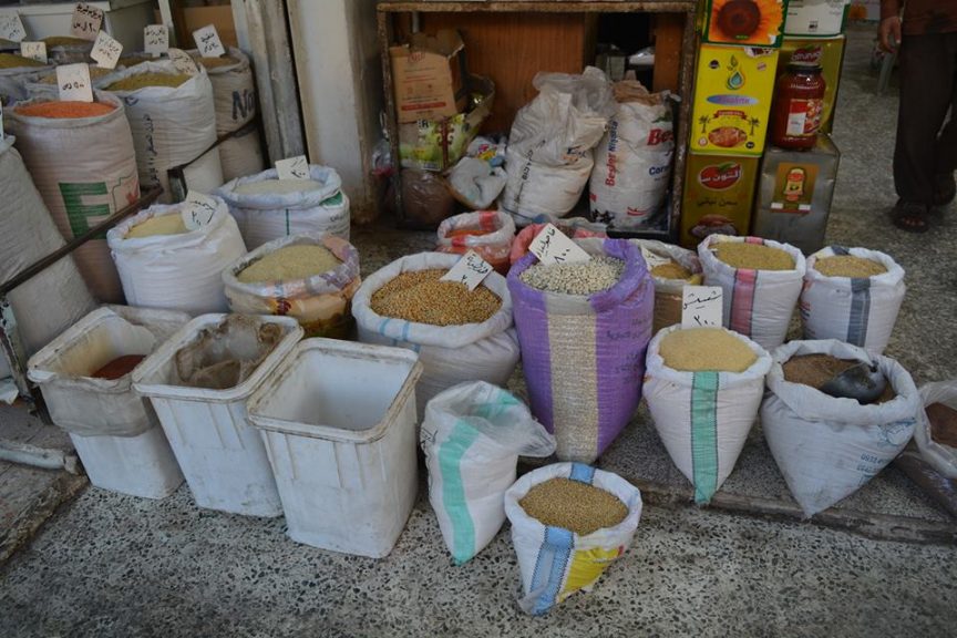 القامشلي: المواد الغذائية تحافظ على أسعارها رغم انخفاض سعر الدولار
