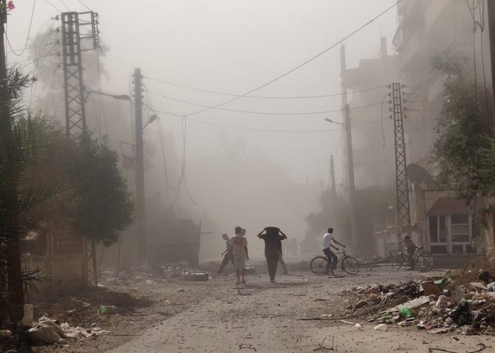 دير الزور: قتلى مدنيون بغارات بعضها عراقية.. وقوات النظام تواصل تقدمها داخل المدينة