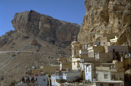 رئيس مجلس مدينة معلولا : “110 ملايين ليرة تكلفة أعمال الترميم في المدينة حتى هذه اللحظة”