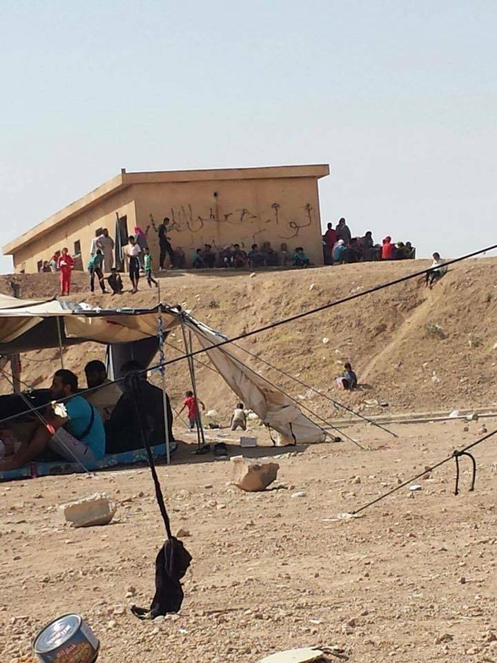 ديرالزور: الطيران الروسي يقصف مخيماً للنازحين.. وسقوط عشرات الضحايا