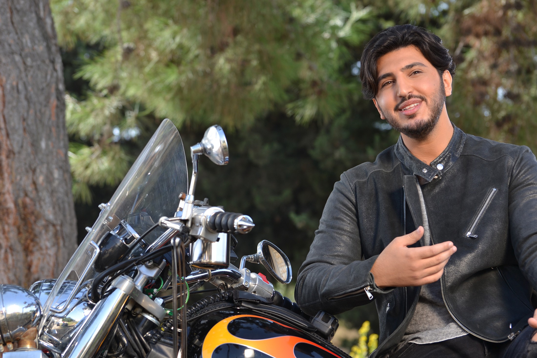 محمد فضل شاكر يصدر أغنية “لما تحن” باللهجة المصرية